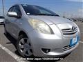 2005 Toyota Vitz