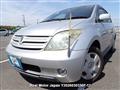 2005 Toyota IST
