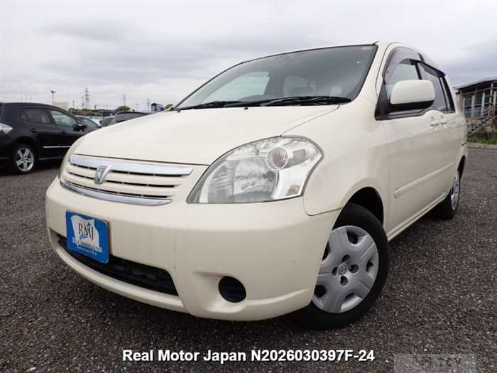 2003 Toyota Raum
