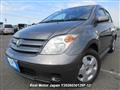 2004 Toyota IST