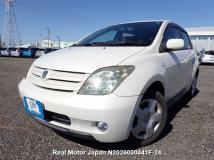 2005 Toyota IST