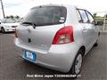 2005 Toyota Vitz