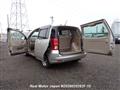 2003 Toyota Raum