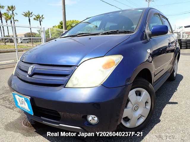 2003 Toyota IST