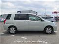 2003 Toyota Raum
