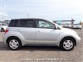2005 Toyota IST