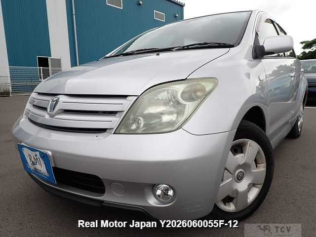 2005 Toyota IST