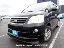 2005 Toyota Noah