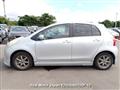 2005 Toyota Vitz
