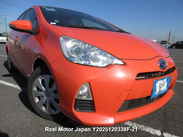 Toyota Aqua 2014 photo 2