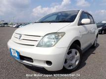 2004 Toyota IST