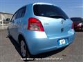 2005 Toyota Vitz