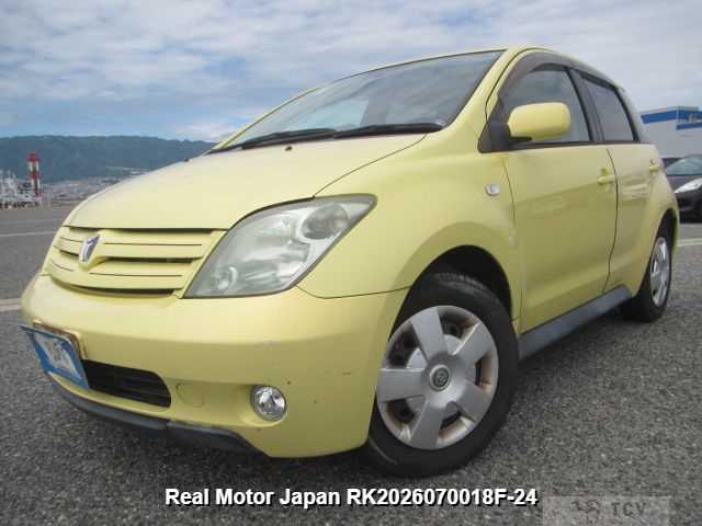 2003 Toyota IST