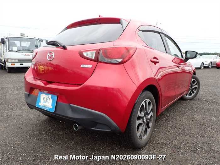 Mazda Demio 2016 photo 4