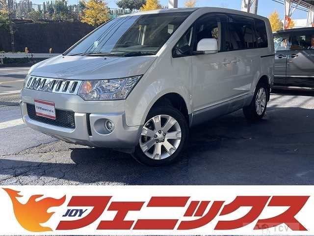 2014 Mitsubishi Delica D5