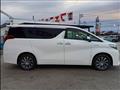 2017 Toyota Alphard Hybrid