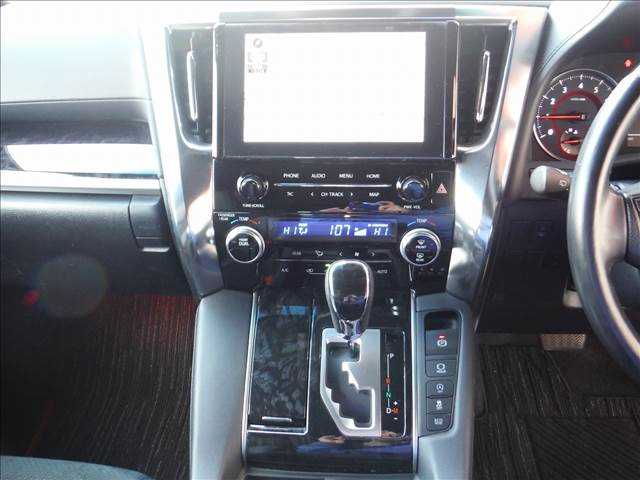 Toyota Alphard 2021 — миниатюра 6