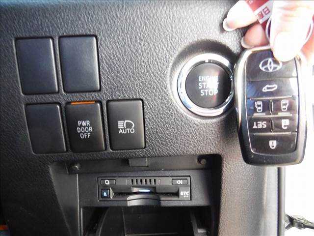 Toyota Alphard 2021 — миниатюра 10