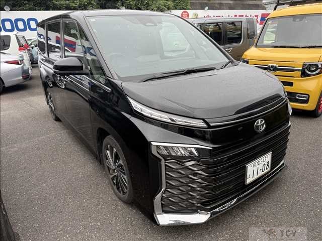 2022 Toyota Voxy