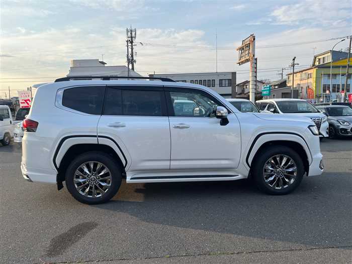 Toyota Land Cruiser ZX 2025 — миниатюра 6