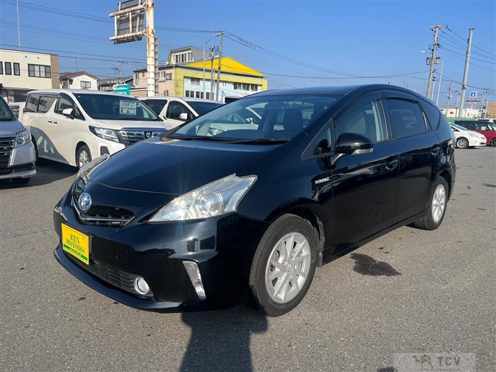 2013 Toyota PRIUS α