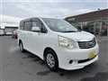 2010 Toyota Noah