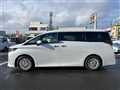 2025 Toyota Alphard Hybrid