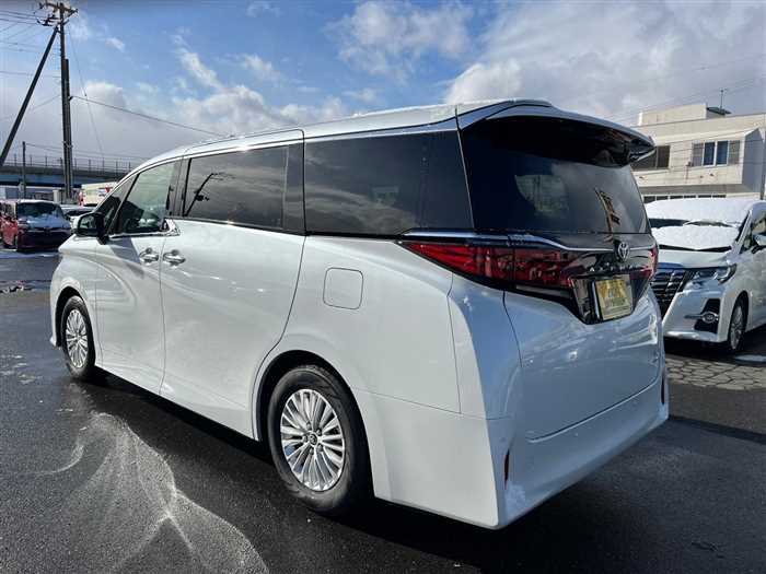 Toyota Alphard Hybrid 2025 — миниатюра 5