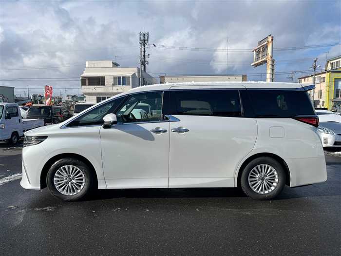 Toyota Alphard Hybrid 2025 — миниатюра 7