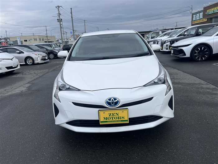 Toyota Prius 2018 photo 2