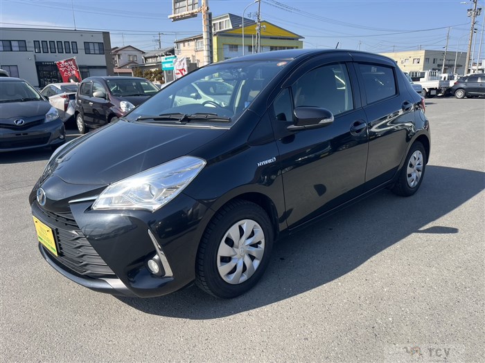 2017 Toyota Vitz