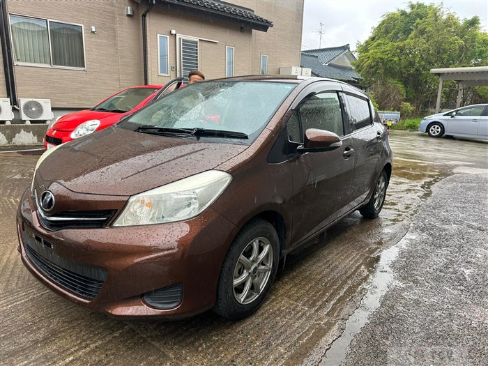 2013 Toyota Vitz