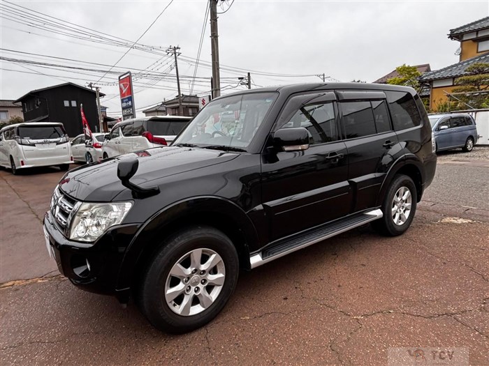 2013 Mitsubishi Pajero