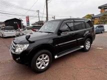 2013 Mitsubishi Pajero