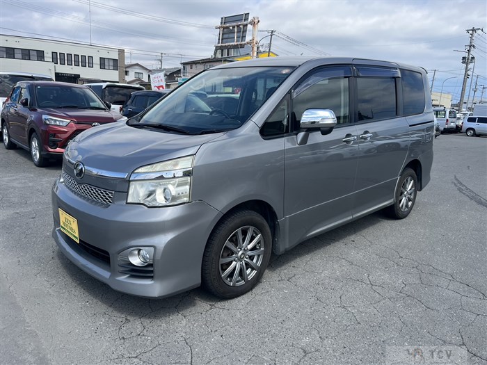 2013 Toyota Voxy