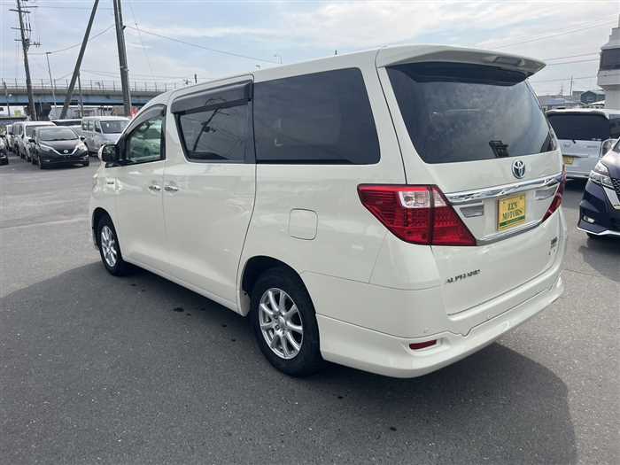 Toyota Alphard 2012 photo 5