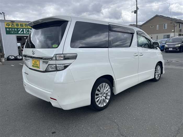 Toyota Vellfire 2014 photo 4