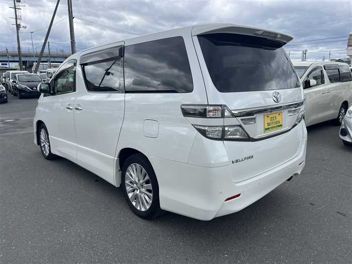 Toyota Vellfire 2014 photo 5