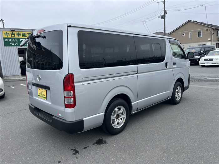 Toyota Hiace Van 2018 photo 4
