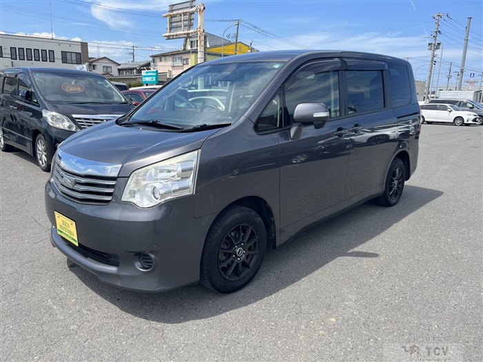 2013 Toyota Noah