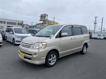 2005 Toyota Noah