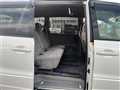 2003 Toyota Estima L