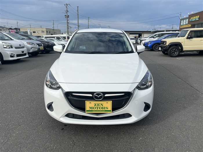 Mazda Demio 2016 photo 2
