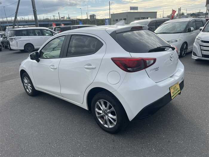 Mazda Demio 2016 photo 5