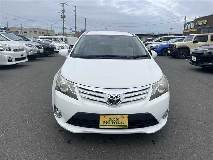 Toyota Avensis 2013 photo 2