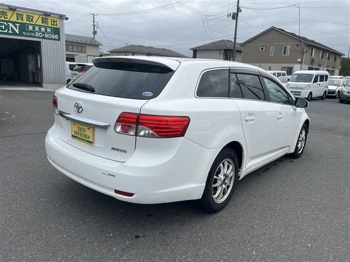 Toyota Avensis 2013 photo 4