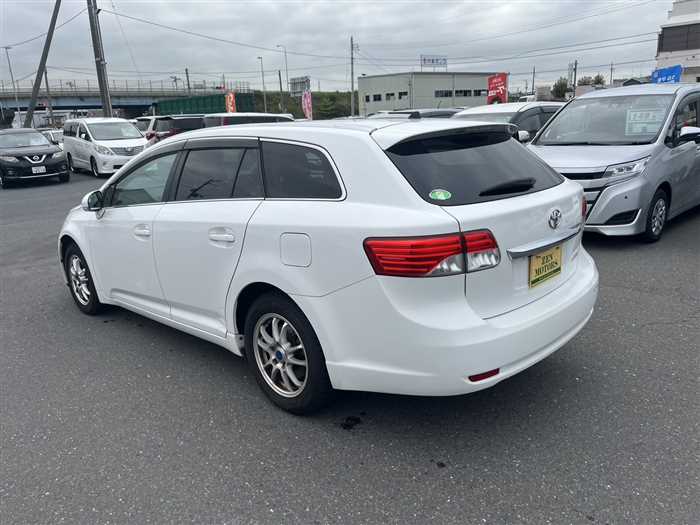 Toyota Avensis 2013 photo 5