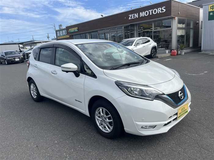 Nissan Note 2018 photo 3