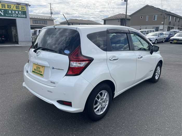 Nissan Note 2018 photo 4