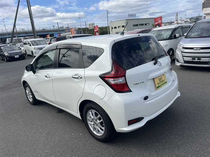 Nissan Note 2018 photo 5